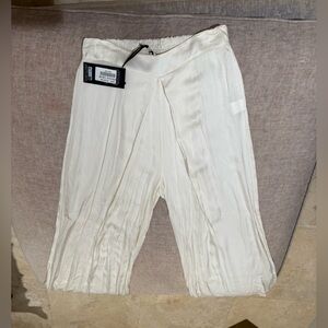 NWT Elegant Cream satin (viscose) wide pants (it seems a skirt on) size S